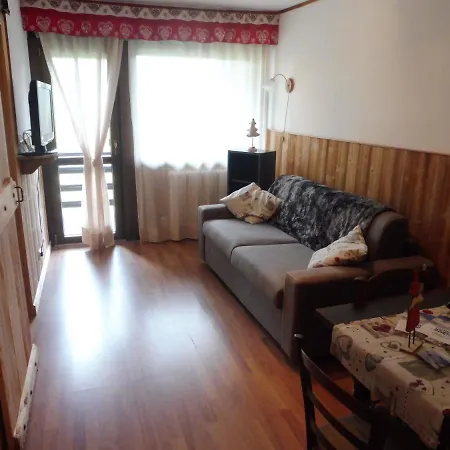 90 Con Vista E Balcone شقة *